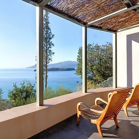 Sleeps 10 Pool Air Con