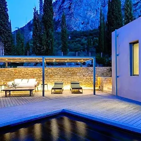 Sleeps 10 Pool Air Con Вилла