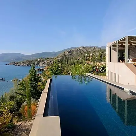 Villa Sleeps 10 Pool Air Con *