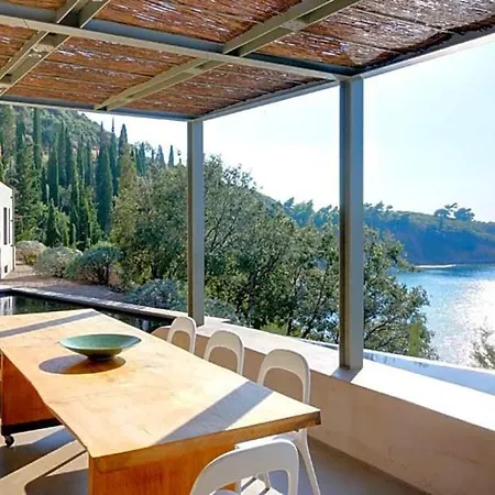 Sleeps 10 Pool Air Con Villa